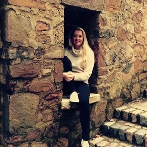 Meet your Posher, Brittani